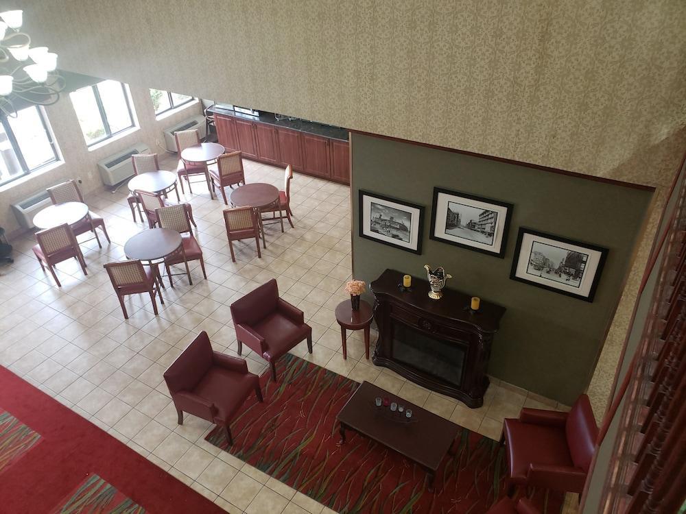 Comfort Suites Detroit/Warren Esterno foto