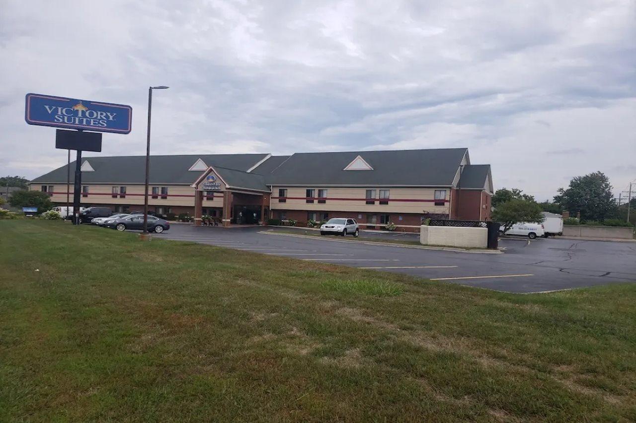 Comfort Suites Detroit/Warren Esterno foto