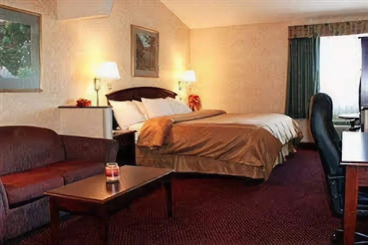 Comfort Suites Detroit/Warren Esterno foto